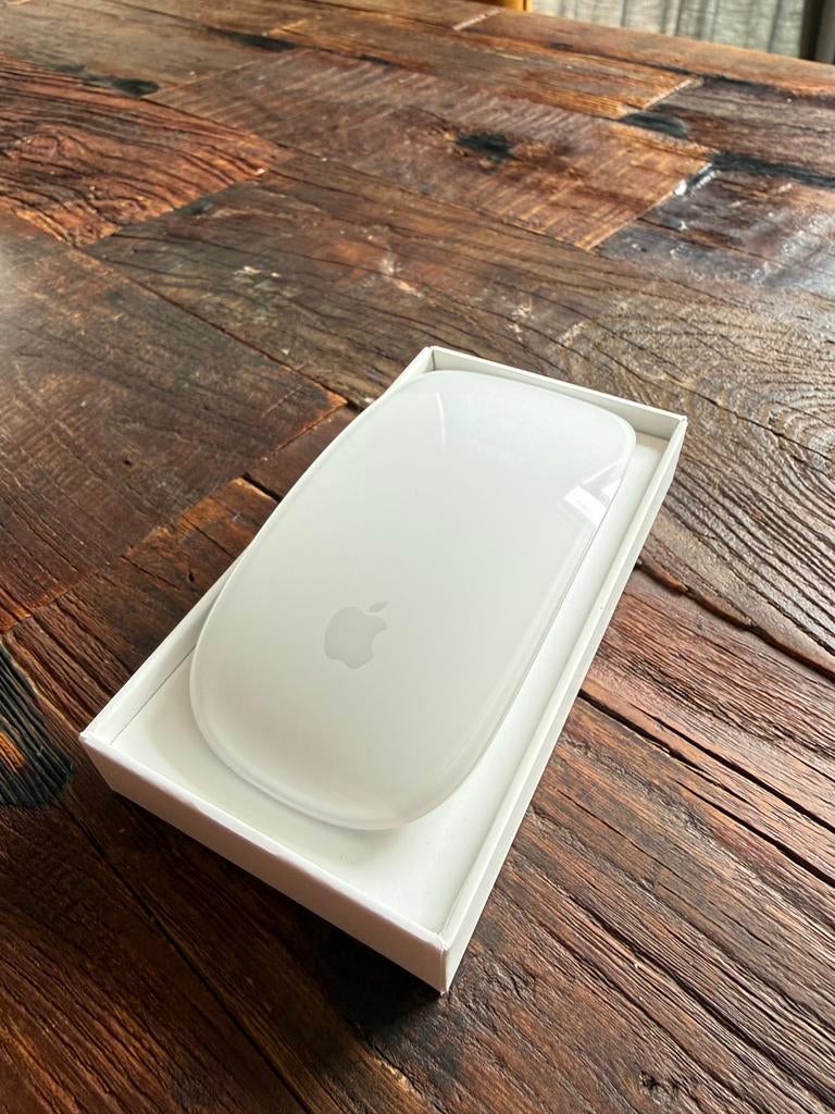 Apple magic mouse 2 model A3204, Telecommunicatie, Mobiele telefoons | Apple iPhone, Ophalen of Verzenden, Zo goed als nieuw