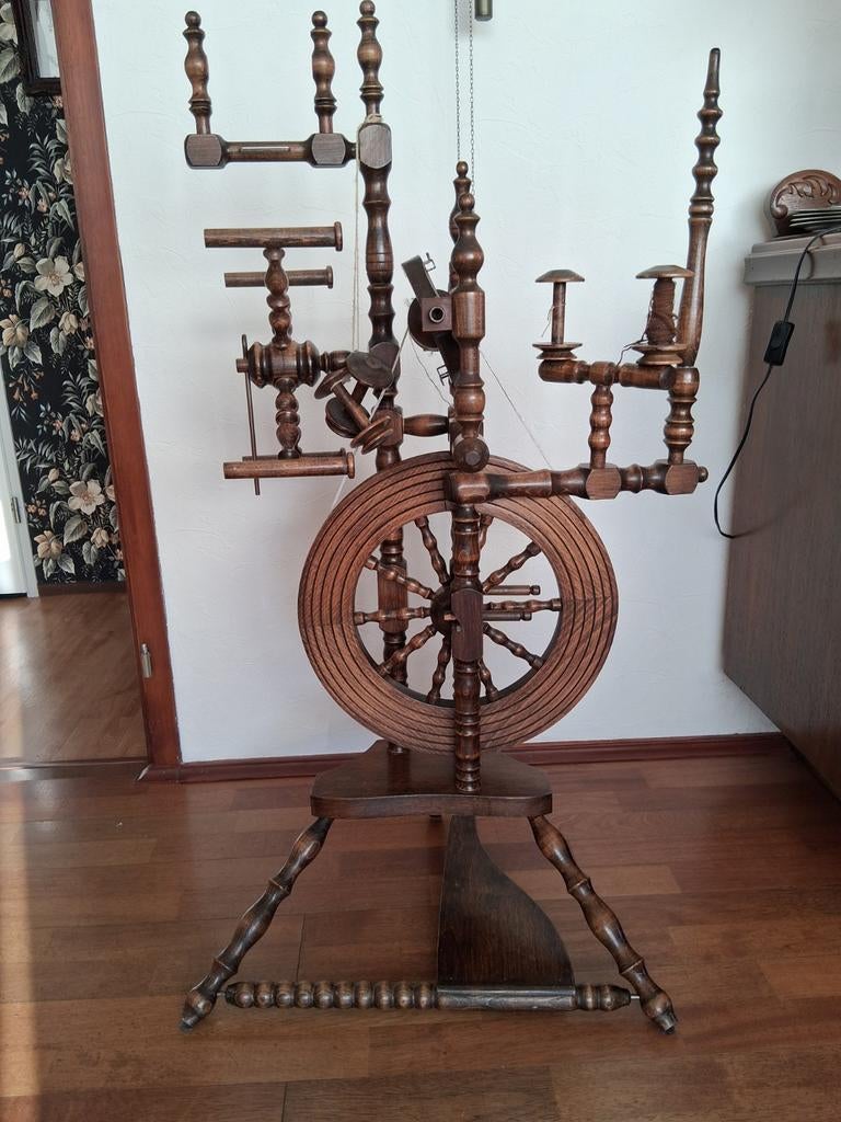 Eiken houten Spinnewiel antiek oude ambachten brocante, Ophalen, Gebruikt, Spinnewiel