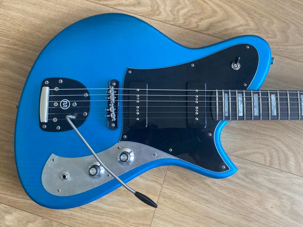 Hymn Michael Novo -like met Mastery en Lollar P90 pickups, Muziek en Instrumenten, Ophalen of Verzenden, Zo goed als nieuw, Solid body