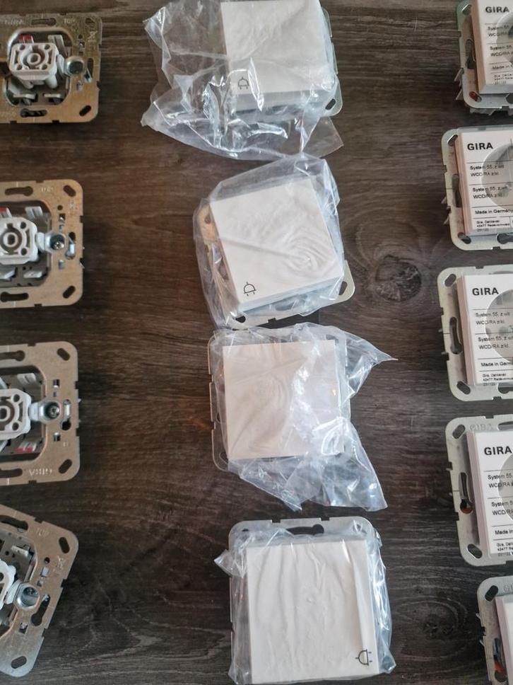 Gira electra materialen, Doe-het-zelf en Verbouw, Elektra en Kabels, Nieuw, Ophalen