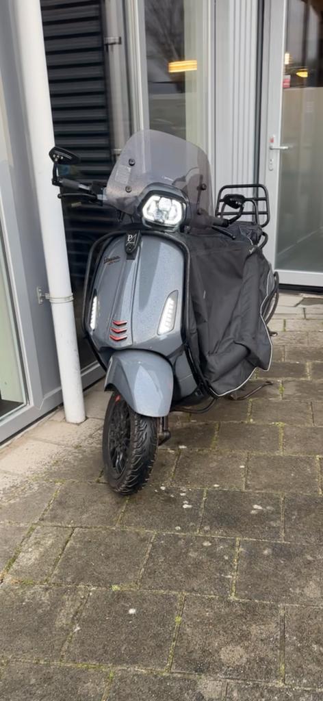 Vespa Sprint 2014 Carburateur Full Option – Nardo Grey, Fietsen en Brommers, Scooters | Vespa, Ophalen, Zo goed als nieuw, Benzine