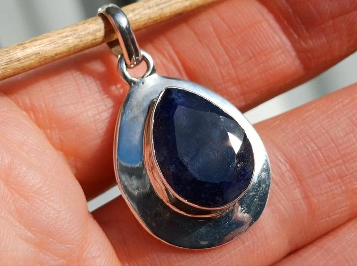 Vanoli 925 zilveren kettinghanger met ruwe saffier, Sieraden, Tassen en Uiterlijk, Kettinghangers, Nieuw, Zilver, Blauw, Met edelsteen