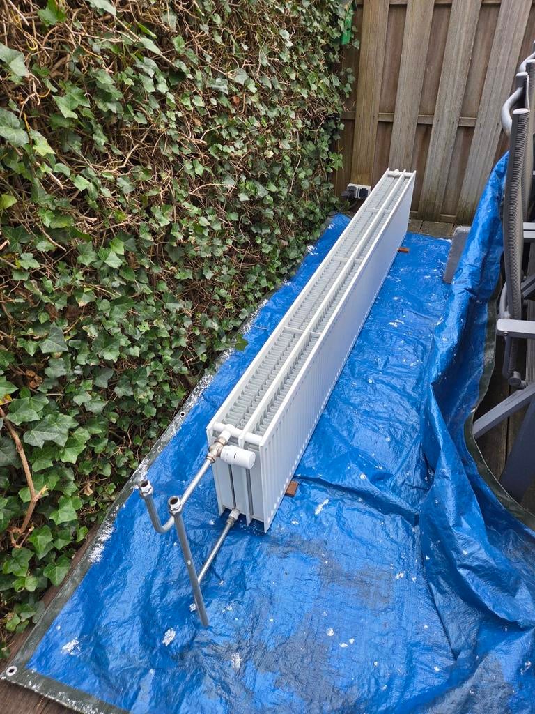 Paneelradiator t33, 225 cm lang, 40 cm hoog, Ophalen, 30 tot 80 cm, Gebruikt, Radiator