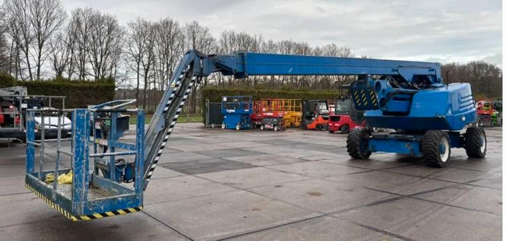 Snorkel AB85RJ007 28m knikarmhoogwerker snorkel ab85, Zakelijke goederen, Machines en Bouw | Liften, Steigers en Ladders