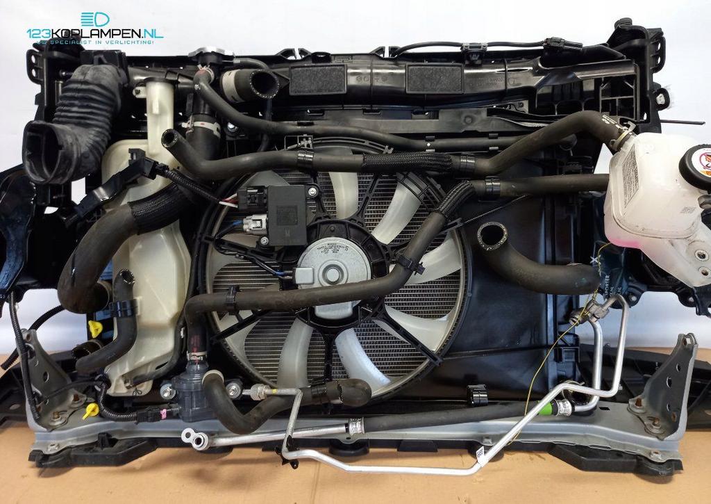 Toyota Yaris 4 / IV 1.5 Hybride Voorfront koelerpakket radia, Ophalen, Gebruikt, -, -