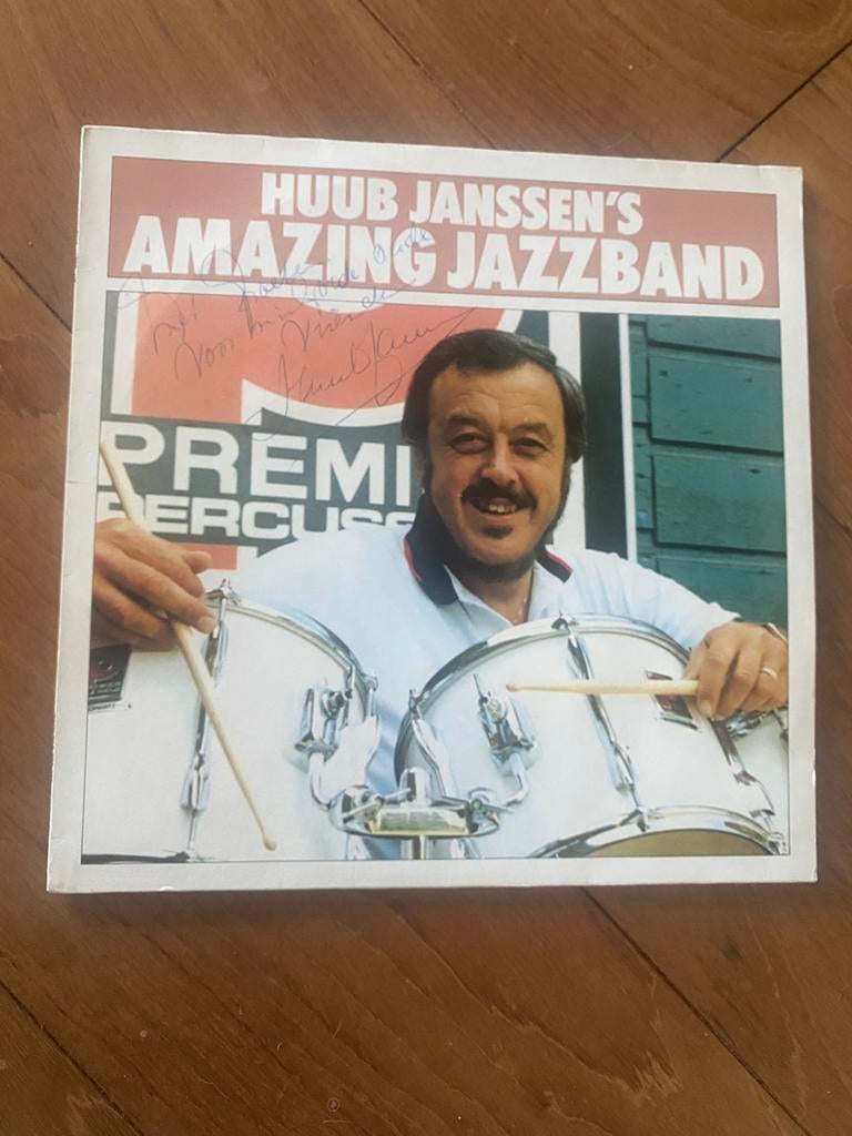 Huub Janssen’s amazing jazzband ( gesigneerd ), 1980 tot heden, Overige formaten, Ophalen of Verzenden, Zo goed als nieuw