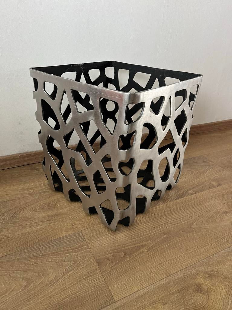 Unieke bijzettafel/ haardhoutbak, Minder dan 45 cm, Minder dan 55 cm, Gebruikt, Metaal of Aluminium