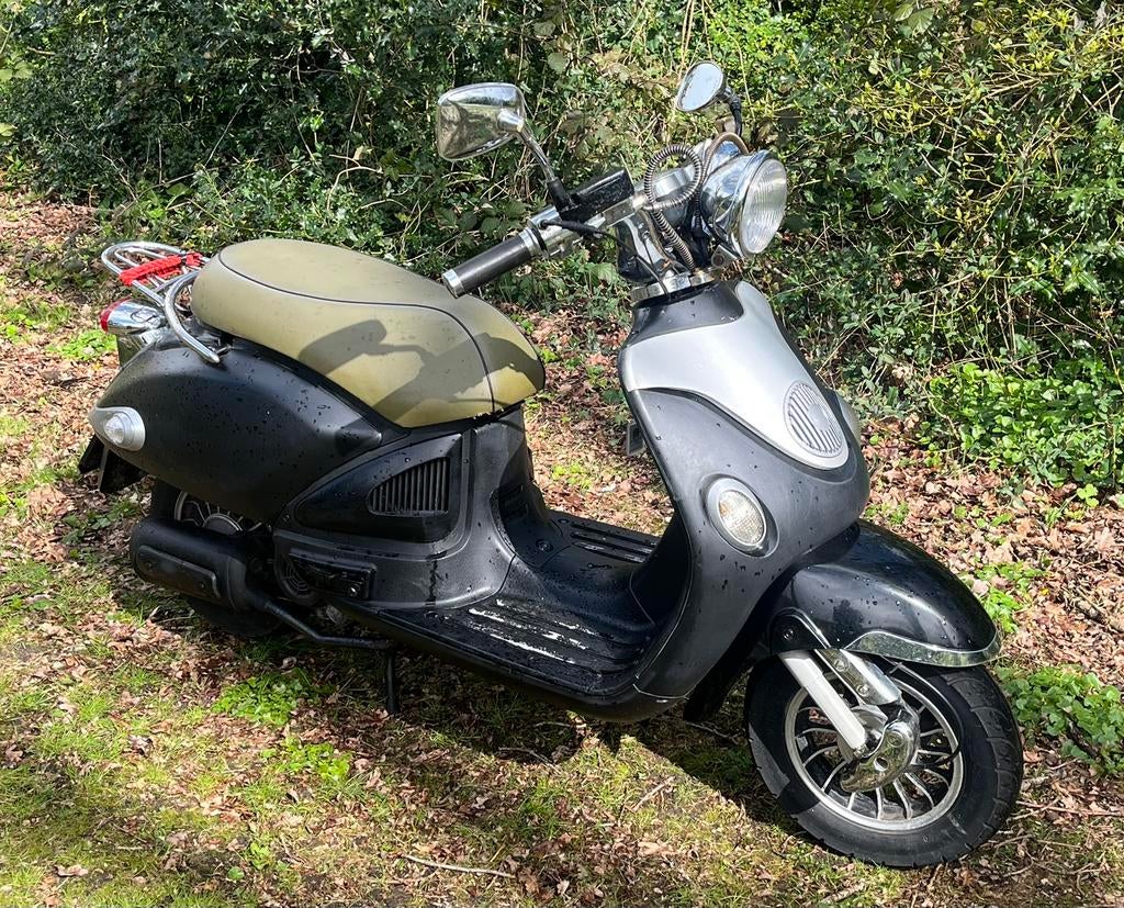 Retro Scooter ZHEN, “50km/u” (9432km!) geel kenteken, Ophalen of Verzenden, Zo goed als nieuw, Benzine, Overige merken