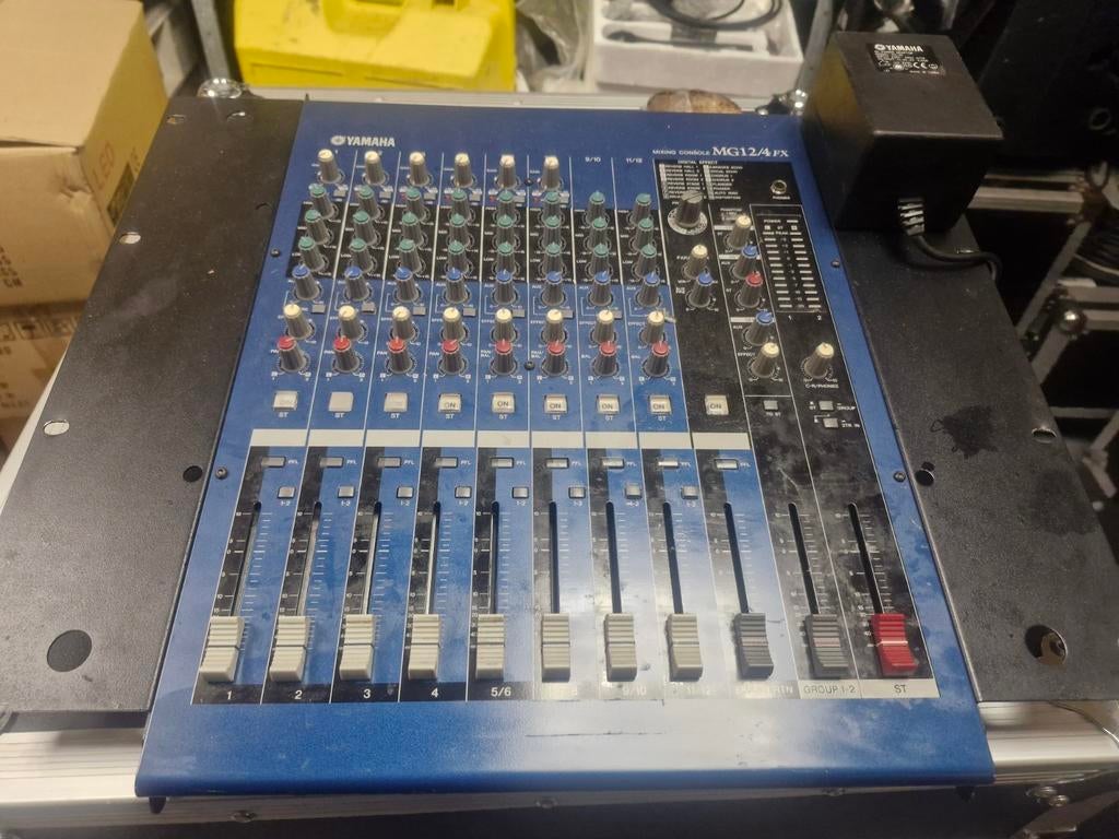 Mengpaneel yamaha  mg12/4 fx, Muziek en Instrumenten, Mengpanelen, Ophalen of Verzenden, Gebruikt, 10 tot 20 kanalen, Microfooningang