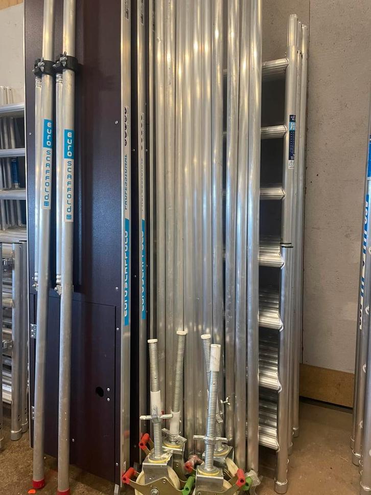 Alumexx rolsteiger 8,2 meter werkhoogte gebruikt, Doe-het-zelf en Verbouw, Steigers, Gebruikt, Rolsteiger of Kamersteiger, 5 meter of hoger