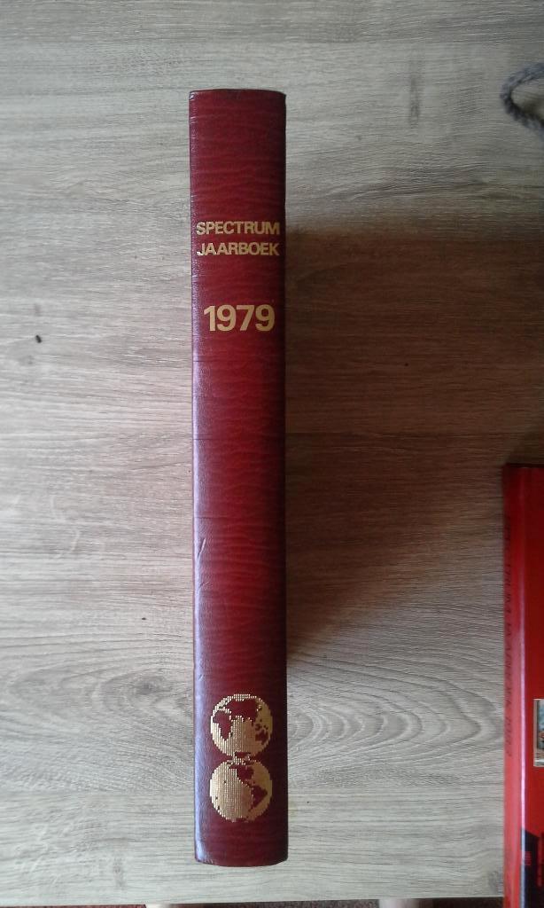 Spectrum Jaarboeken: 1979, 1980, 1981, 1982, 1984, 1986, Ophalen of Verzenden, Zo goed als nieuw, Overige gebieden