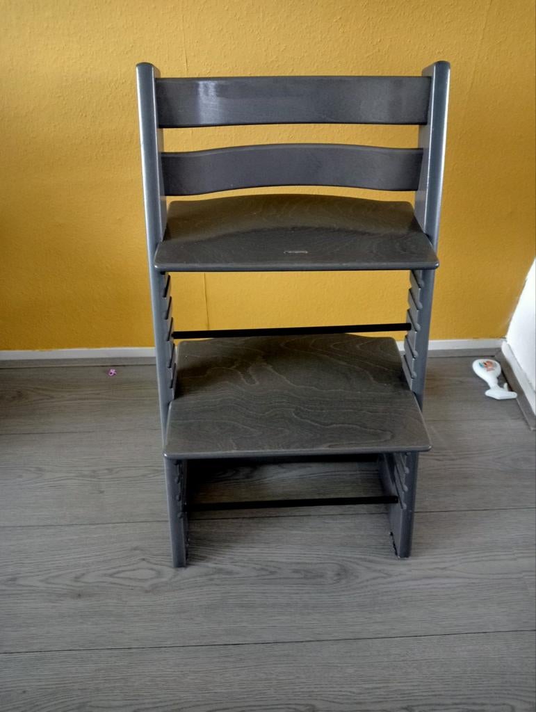 Nog in zeer goede staat Stokke Tripp trapp stoel grey look, Kinderen en Baby's, Kinderstoelen, Ophalen, Zo goed als nieuw, Meegroeistoel