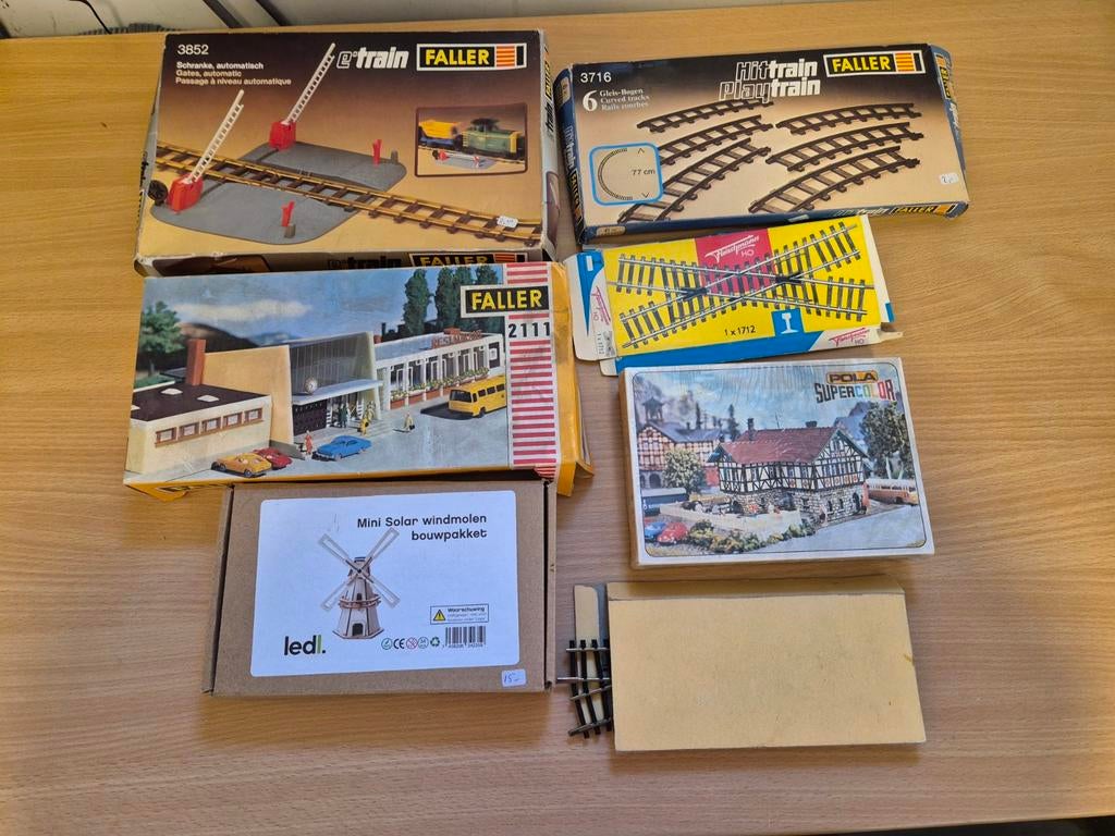 Modelspoor huisjes, nieuw in doos, Hobby en Vrije tijd, Modeltreinen | H0, Overige merken, Gelijkstroom of Wisselstroom, Brug, Tunnel of Gebouw