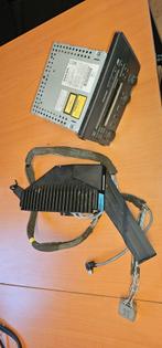 Volvo autoradio met versterker, Ophalen of Verzenden