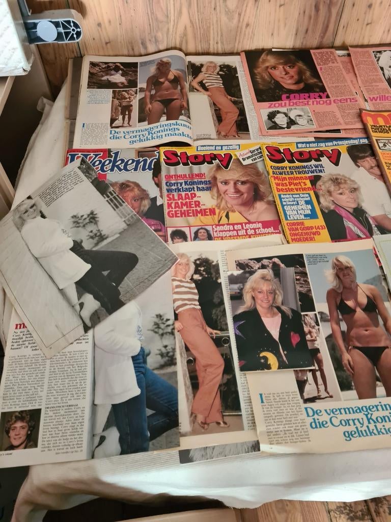 Collectie V Corry Konings vanaf 1980, Boeken, Ophalen, Gelezen, Gossip of Showbizz