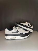 NIKE AIR MAX 1 WHITE PURE PLATINUM BLACK - maat 44, Nike air max, Zwart, Nieuw, Ophalen of Verzenden