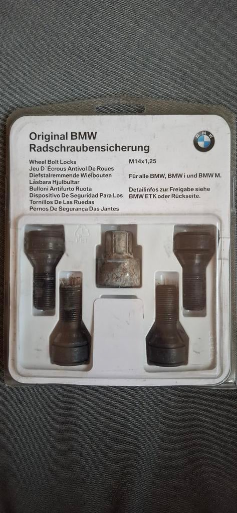 BMW set wielslotbouten M14 x 1,25, Ophalen of Verzenden, Zo goed als nieuw