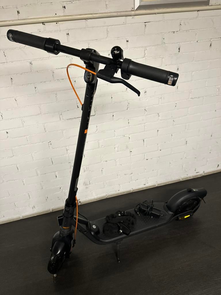 NINEBOT Kickscooter F2 Pro E (Met vering) powered by Segway, Fietsen en Brommers, Steps, Gebruikt, Elektrische step (E-scooter)
