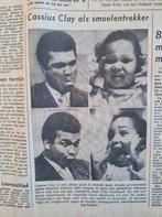 Bokser Cassius Clay met dochter Maryum (1970), Ophalen of Verzenden, 1960 tot 1980, Knipsel(s)