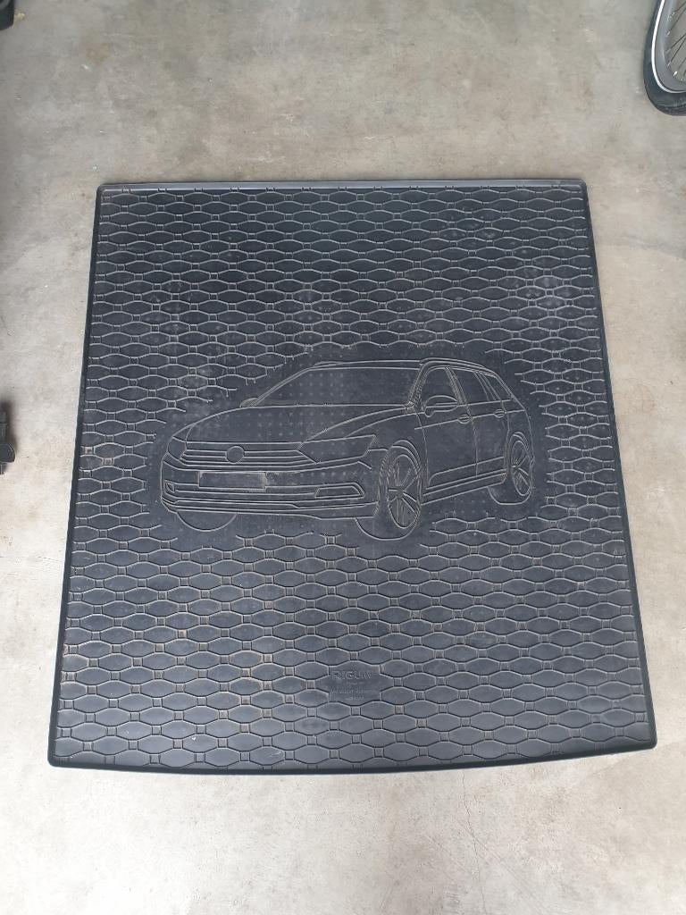 Kofferbakmat van rubber VW Passat B8, Ophalen, Zo goed als nieuw