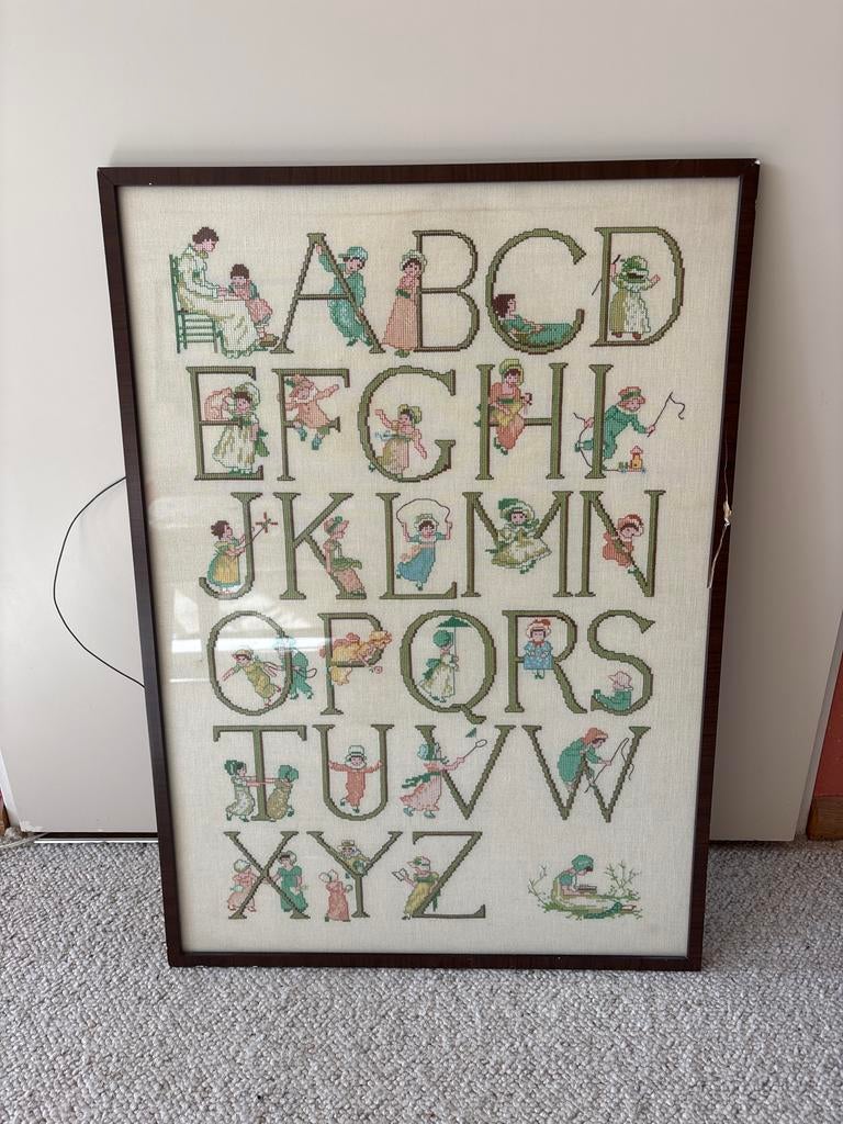 Kruissteek wandkleed alfabet Kate Greenaway jaren 70, Ophalen, Gebruikt, Handborduren, Overige typen