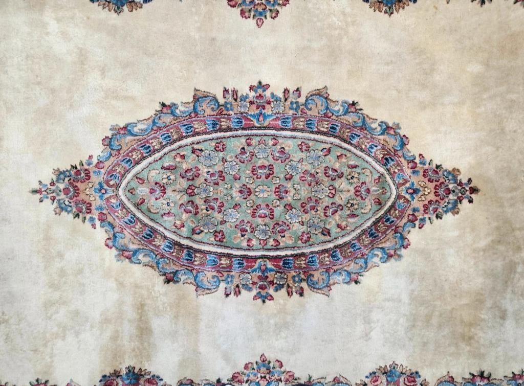 Handgeknoopt Perzisch wol Kirman tapijt medallion 205x315cm, Crème, Gebruikt, Klassiek, Vintage, Perzisch, Onbekend