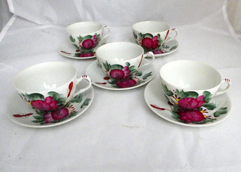 August Warnecke Ostfriesland porseleinen kop en schotels, Ophalen of Verzenden, Zo goed als nieuw, Overige stijlen, Kop(pen) en/of Schotel(s)