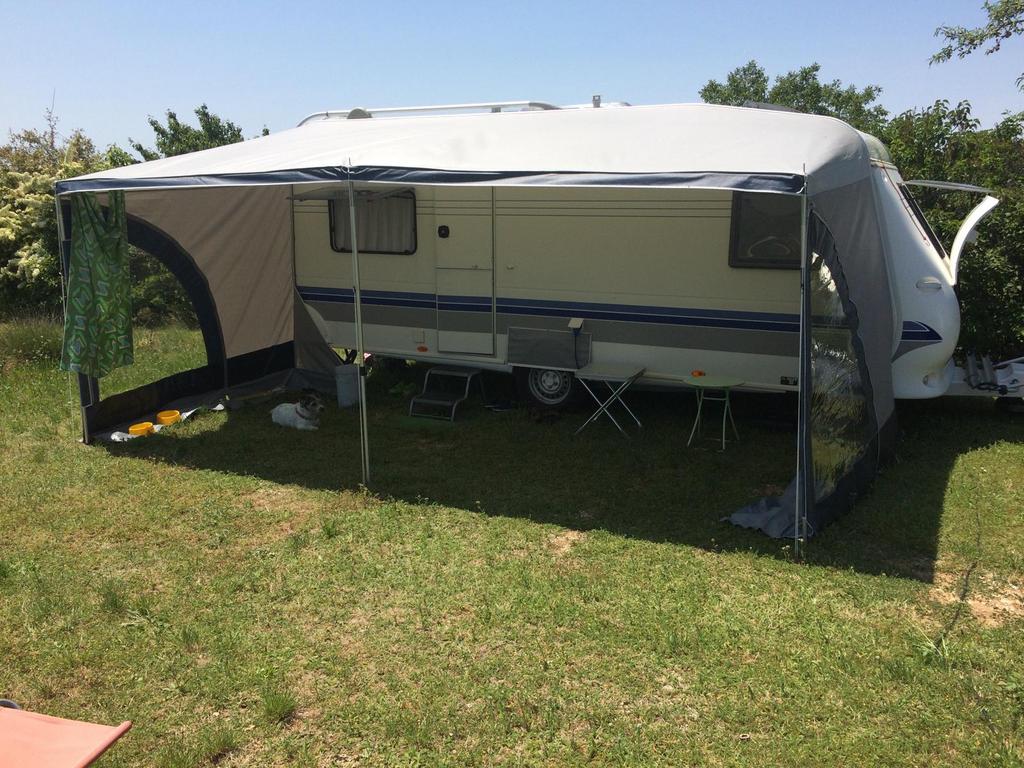 Caravan /Hobby Excellent easy 495 UFE 2004, Caravans en Kamperen, Caravans, Vast bed, Rondzit, Hobby, 6 tot 7 meter