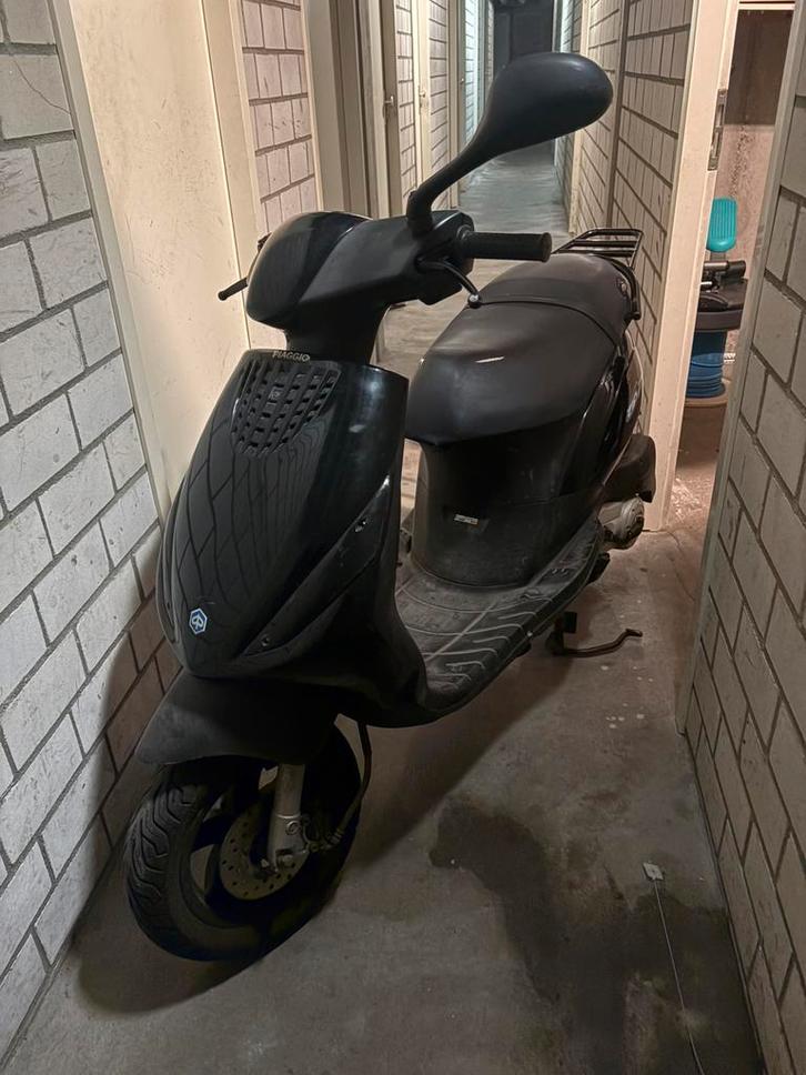 Zip 2015 50cc 8000 km, Fietsen en Brommers, Scooters | Piaggio, Gebruikt, Zip, Benzine, Ophalen of Verzenden