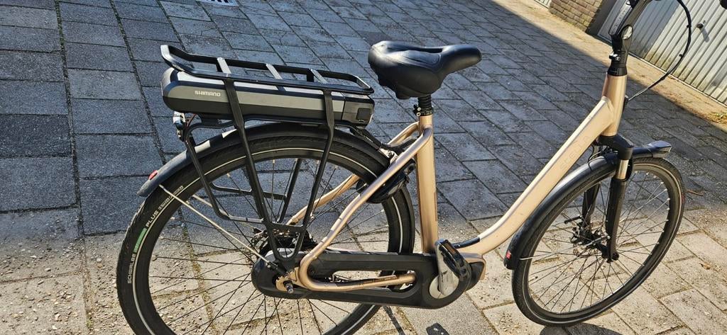 Stella Livorno met middenmotor, 47 tot 51 cm, Ophalen, Zo goed als nieuw, Overige merken