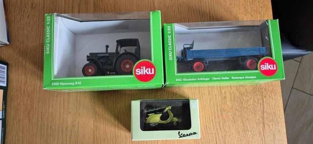 1:32 spoor 1 Siku Tractor en aanhanger en Vespa scooter, Ophalen of Verzenden, Nieuw, Tractor of Landbouw, SIKU