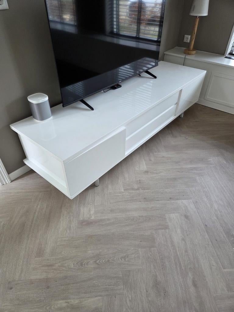 Wit hoogglans tv meubel, Ophalen, 25 tot 50 cm, Minder dan 100 cm
