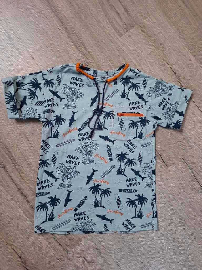 Zomers Shirt Maat 140/146 met Surfing Print, Kinderen en Baby's, Kinderkleding | Maat 140, Gebruikt, Ophalen of Verzenden, Shirt of Longsleeve