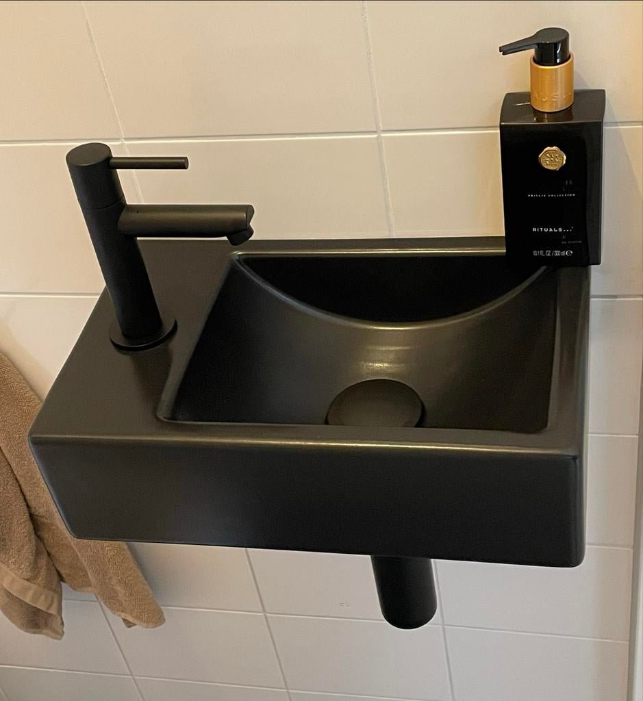 Zwart fonteintje zonder sifon en kraantje, Ophalen, Gebruikt, Wastafel