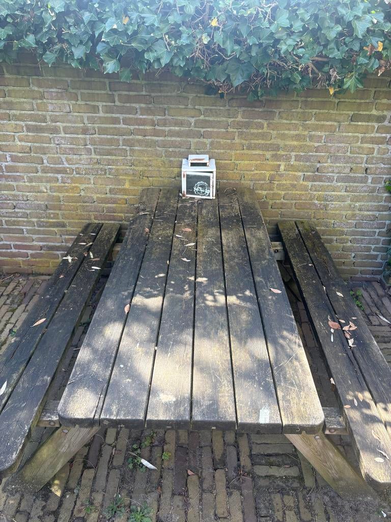 Gratis af te halen: Picknicktafel met liefde nodig, Tuin en Terras, Ophalen, Gebruikt, Rechthoekig, Hout