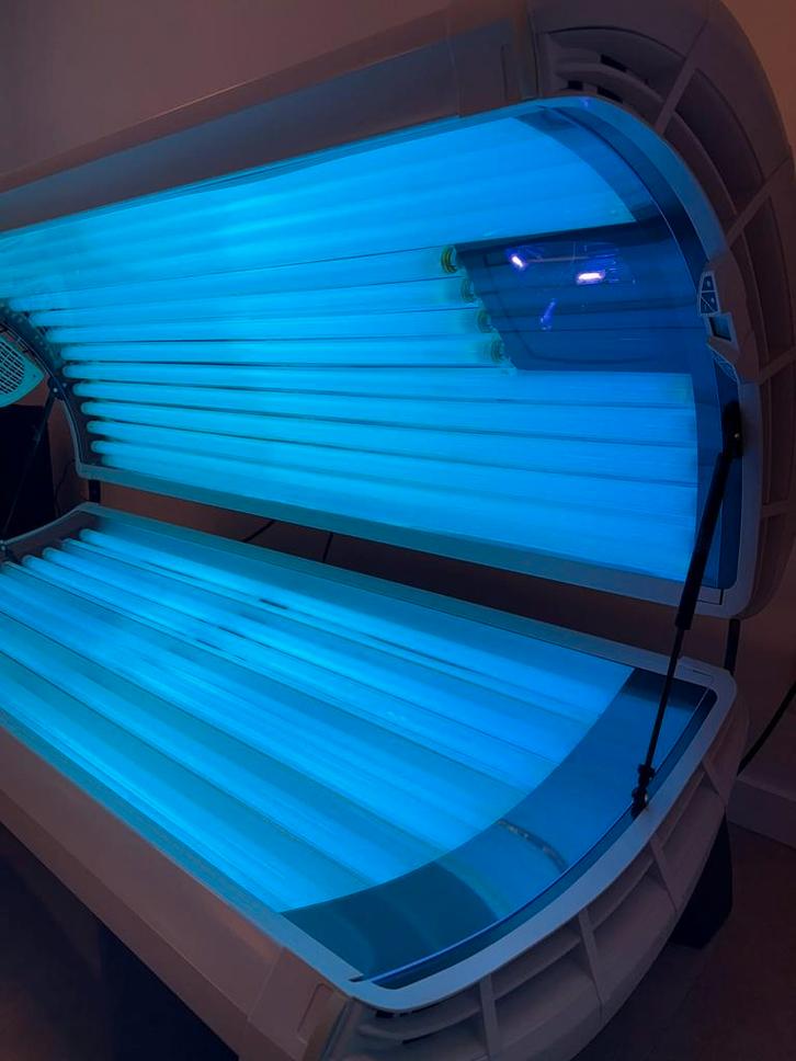 Hapro zonnebank uv + collageen nieuwe lampen Gratis levering, Witgoed en Apparatuur, Zonnebanken en Gezichtsbruiners, Zo goed als nieuw