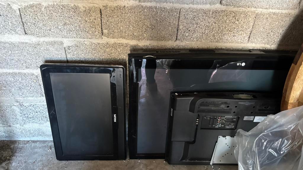 Oude tvs gratis ophalen, Ophalen, Steen of Klei, Zo goed als nieuw, Minder dan 5 m²