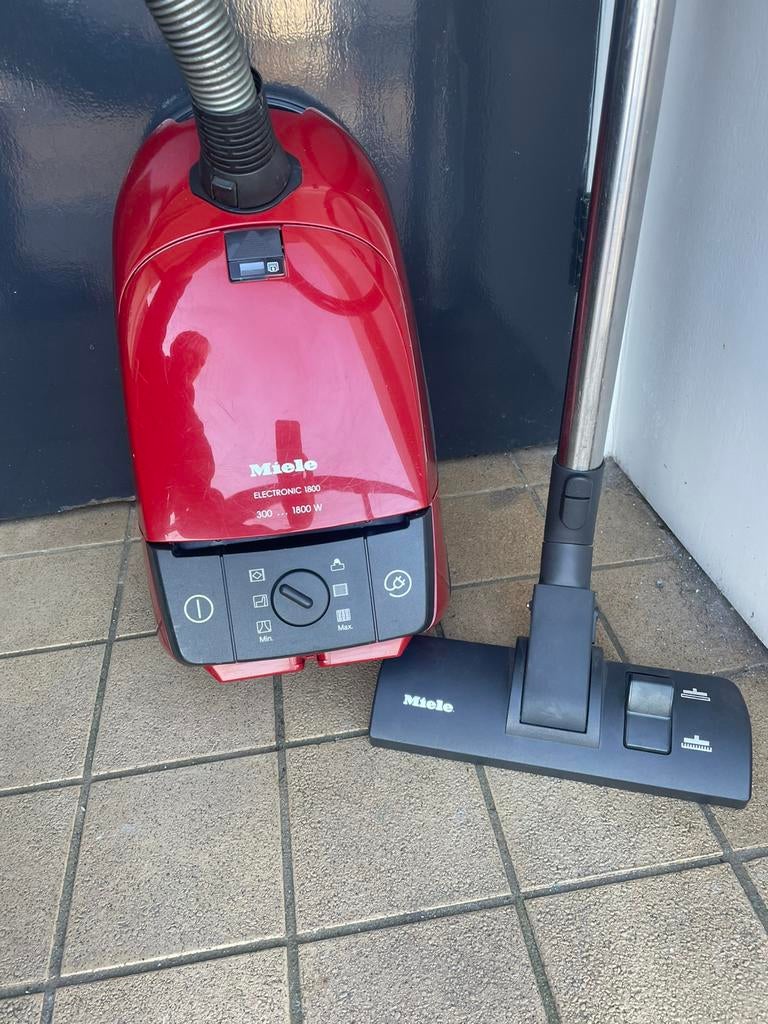 1800 watt Miele Stofzuiger, Stofzuiger, Ophalen, Stofzak, 1600 tot 2000 watt