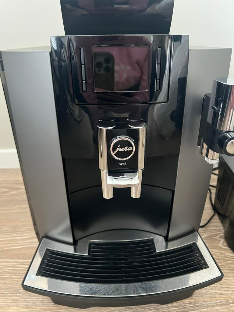 Jura WE8 koffiemachine, Witgoed en Apparatuur, Stoompijpje, Koffiemachine, Zo goed als nieuw, Koffiebonen