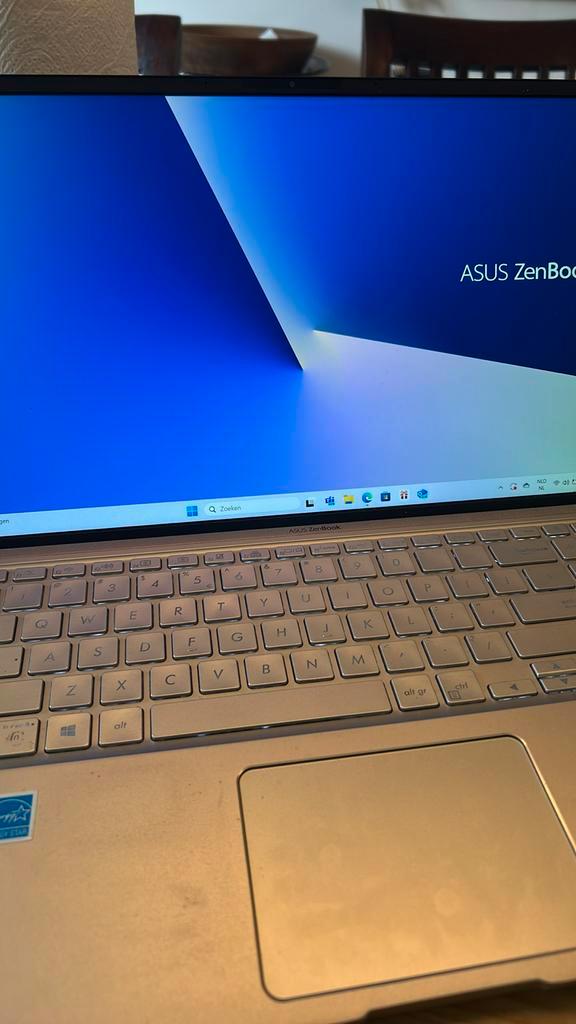 ASUS Zenbook 15 2019 ux533, Computers en Software, Windows Laptops, Zo goed als nieuw, 15 inch, SSD, 2 tot 3 Ghz, 8 GB, Qwerty