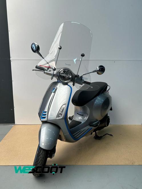 Vespa Primavera Elettrica | Zilver | DEMO, Fietsen en Brommers, Scooters | Vespa, Zo goed als nieuw, Overige modellen, Maximaal 25 km/u