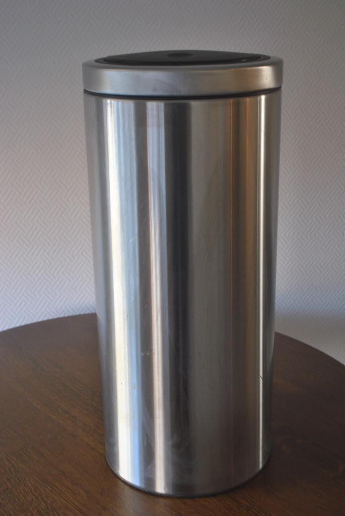 Prullenbak, rvs, Brabantia, 30 liter, Huis en Inrichting, Woonaccessoires | Prullenbakken, Gebruikt, Rvs, 50 tot 75 cm, 20 tot 30 liter