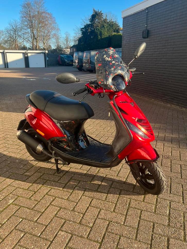 Zip Iget 2022, Fietsen en Brommers, Scooters | Piaggio, Zo goed als nieuw, Zip, Maximaal 45 km/u, Benzine, Ophalen