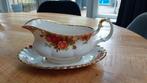 Royal Albert Old Country Roses sauskom/juskom  met schotel, Huis en Inrichting, Keuken | Servies, Ophalen of Verzenden, Zo goed als nieuw
