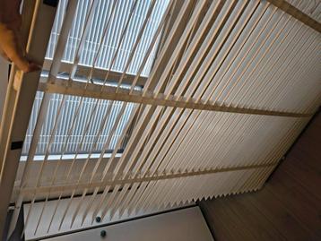 Houten lamellen jaloezieën wit 130cm en 119cm (max 170 hoog) beschikbaar voor biedingen