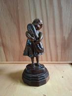 Antiek Zamack Beeldje Meisje met Brood, Ophalen of Verzenden