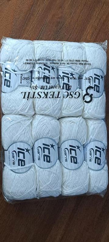Pakket Iceyarns Violino Wit - 8 Bollen  beschikbaar voor biedingen