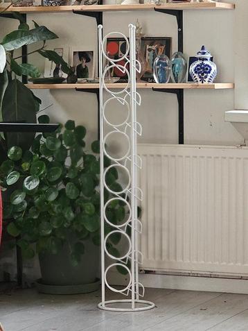 Vintage Frans Wit metalen wijnrek voor 8 flessen beschikbaar voor biedingen