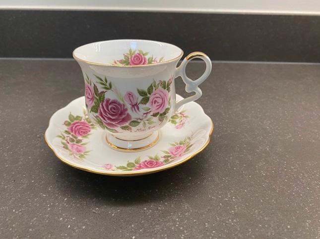 Royal Ascot serie Moss Rose, Huis en Inrichting, Keuken | Servies, Zo goed als nieuw, Kop(pen) en/of Schotel(s), Overige stijlen
