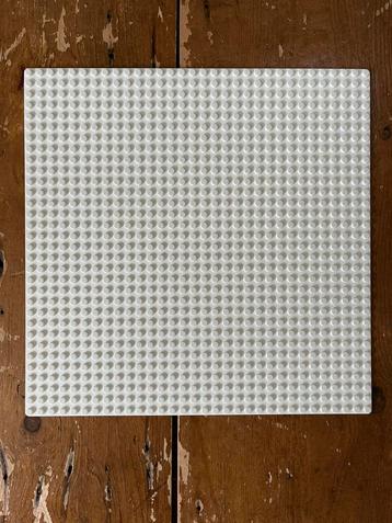 LEGO witte onderplaat 32x32 (3811) beschikbaar voor biedingen